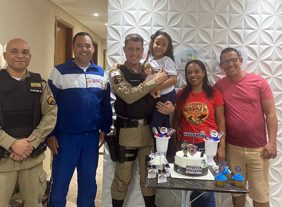 Portal Caparaó Polícia Militar Participa De Festa De Aniversário De 7 Anos De Criança Em Matipó 2247